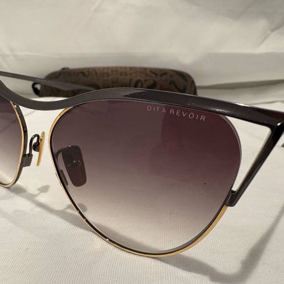 NEW! DITA REVOIR DTS509-03-BLK-GLD BLACK/YELLOW GOLD W/ GREY GRADIENT LENS - Picture 2 of 8